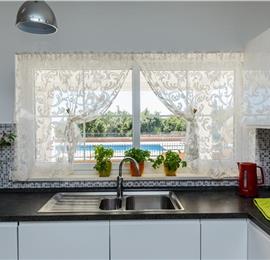 5 Bedroom Villa with Large Pool and Sea Views between Split and Trogir, Sleeps 10